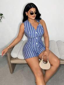 Vavine Bộ đồ nữ thường ngày gồm áo tank top và quần short kẻ sọc cài cúc phía trước, kiểu dáng công sở, gồm 2 món. - Xanh và trắng - Xem 6