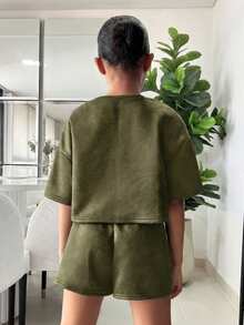 SHEIN 2件套：少女宽松短款T恤+紧身短裤，休闲日常穿搭 - 軍綠色 - 查看 2
