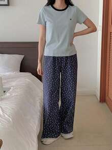 DAZY 两件套女士夏季碎花直筒长睡裤和撞色短袖露脐T恤睡衣套装 - 淺藍色 - 查看 4
