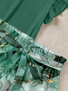 SHEIN LUNE Plus Size Holiday Casual Solid Color Flutter Sleeve Top And Marble Print Shorts 2 Pieces Set Vacation Light Green Summer - Multicolor - View 3
