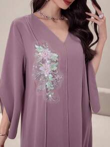 Yasmyna 撞色拼接奢华3D刺绣贴花V领长袖土耳其长裙 - 紫色 - 查看 3