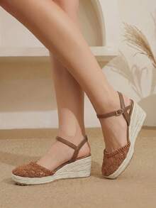 Styleloop Women's Shoes, Brown, Woven Hemp Rope Straw Shoes, Wedge Heel Platform Sandals, Height-Enhancing Holiday Bohemian Wear - Brown - View 2