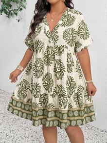 SHEIN Frenchy Đầm nữ cỡ lớn in họa tiết toàn thân, cổ chữ V, tay ngắn, kiểu dáng thường ngày, thích hợp cho kỳ nghỉ. - màu xanh lá - Xem 6