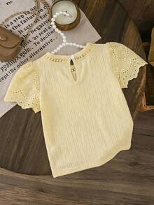 SHEIN LMoss Kids Camiseta ajustada de niña joven LMoss de unicolor con cuello redondo, adorno de encaje y volantes - Amarillo - Ver 3