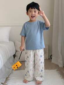 DAZY Bộ đồ ngủ cho bé trai gồm áo thun cổ tròn và quần ống đứng in họa tiết. - Màu xanh lam - Xem 3
