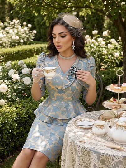 SHEIN Lady Bộ đồ 2 mảnh gồm áo và chân váy tay lửng cổ chữ V chất liệu jacquard dành cho nữ, thích hợp cho các buổi gặp gỡ, mặc hàng ngày.