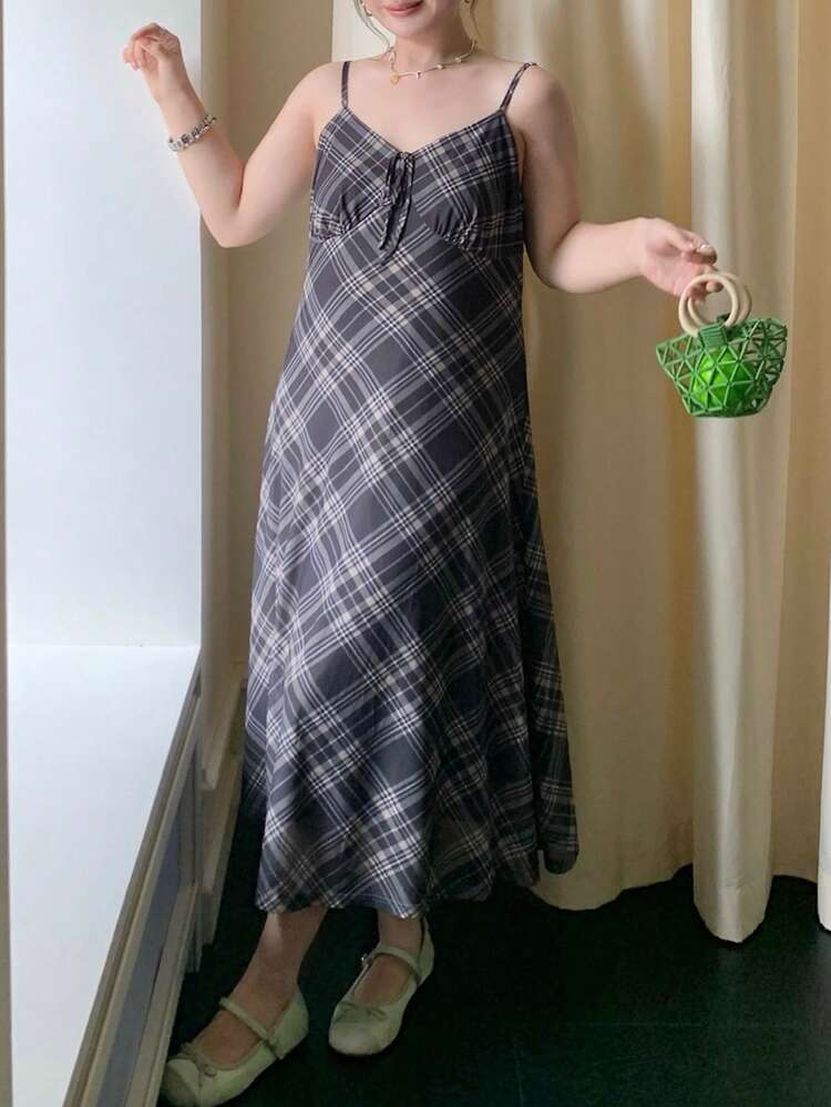Dazy Plus Fashionable Plaid Collegiate Style Cinched Waist Versatile Plus Size Casual Sleeveless Dress, Suitable For Spring And Summer