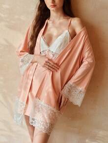 MOTF PREMIUM ชุดนอนผ้าลูกไม้และชุดคลุมนอน - สีชมพู - ดู 2
