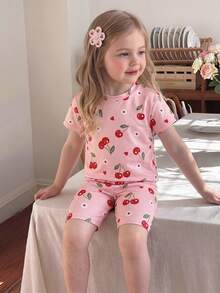 SHEIN Vintaside Kids Ensemble t-shirt imprimé simple et à la mode à col rond et sans manches pour bébé fille d'été, assorti à des shorts décontractés simples et polyvalents, convenant aux loisirs quotidiens, aux jeux de plage ou aux promenades au parc - Rose bonbon - Voir 1
