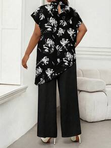 SHEIN Lady Bộ đồ thời trang nữ 2 món gồm áo vạt bất đối xứng in hoa đen và quần ống rộng thanh lịch - màu đen - Xem 2