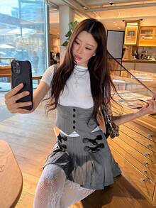 K-Vae 女士低胸单排扣条纹背心和百褶迷你裙时尚两件套 - 灰色 - 查看 6