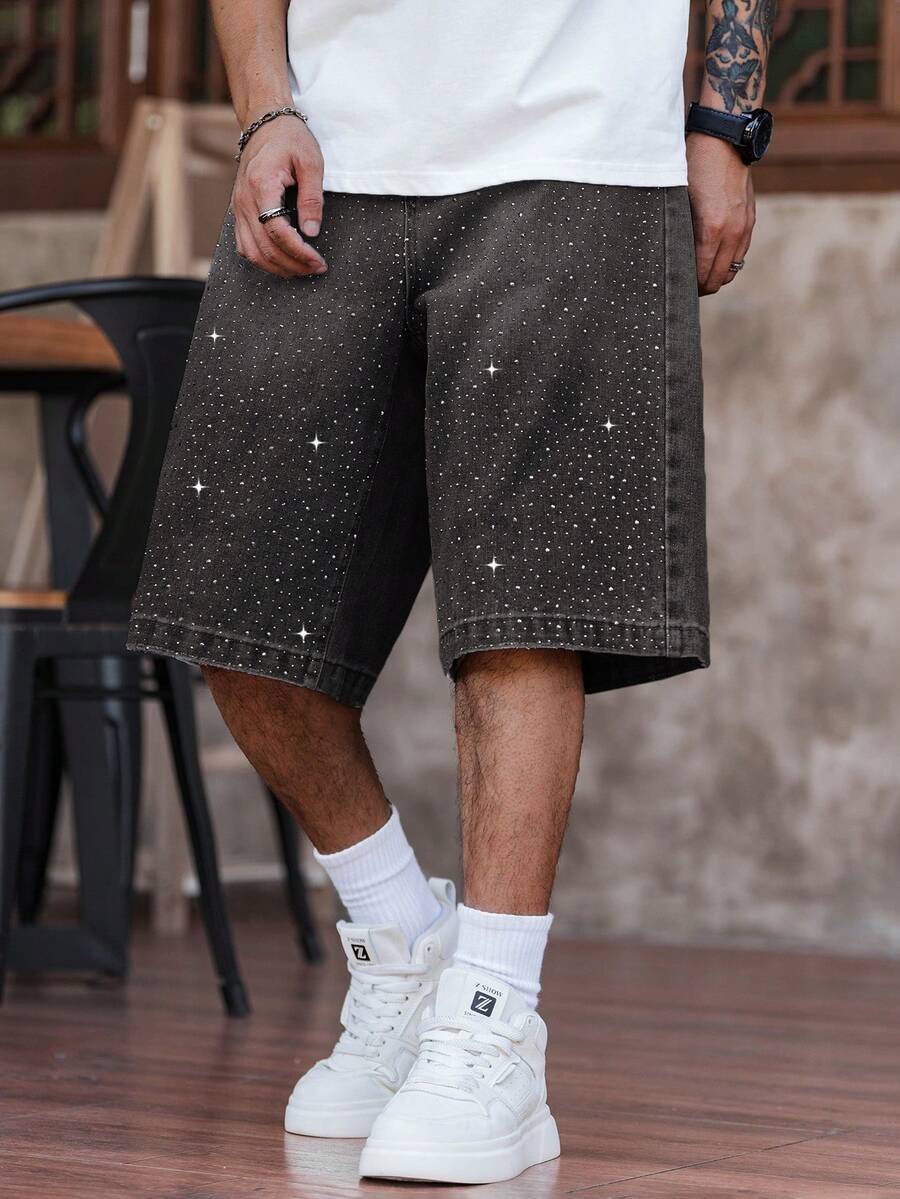 Manfinity EMRG Pantalones cortos de mezclilla de pierna ancha con adornos de diamantes de imitación para hombres de talla grande, vacaciones - Gris - Ver 1