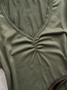 Attitoon Casual Minimalist Versatile Lace Trim Olive Green T-Shirt For Women, Suitable For Spring/Summer - Dark Green - View 3