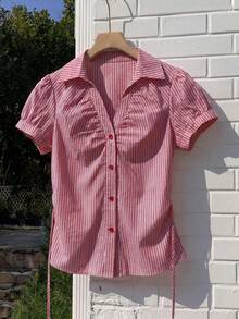 Comfortcana 女士红色条纹短款泡泡袖单排扣休闲衬衫，夏季服装，夏季上衣 - 紅色 - 查看 4