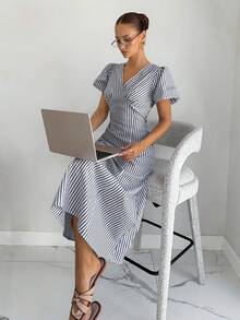 Siren Gaze Đầm nữ kẻ sọc cổ chữ V tay cánh hoa ngắn thanh lịch dài đến đầu gối - Màu xanh hải quân - Xem 7
