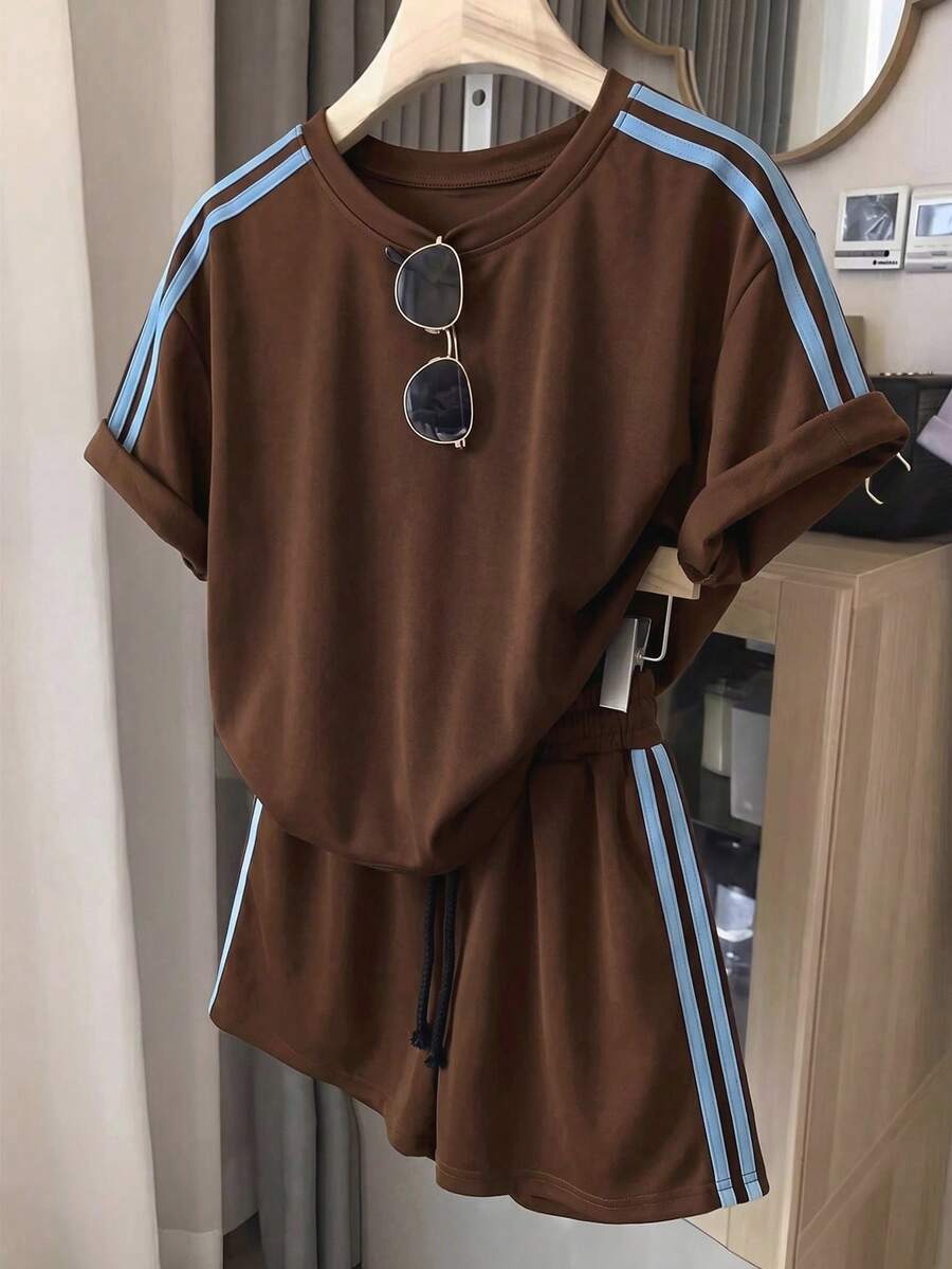 SHEIN 青少年女孩 2件/套 灰色針織休閒寬鬆版型美式英文標語印花圓領短袖T恤與印花短褲,適合夏季、街頭運動 - 棕色 - 查看 1