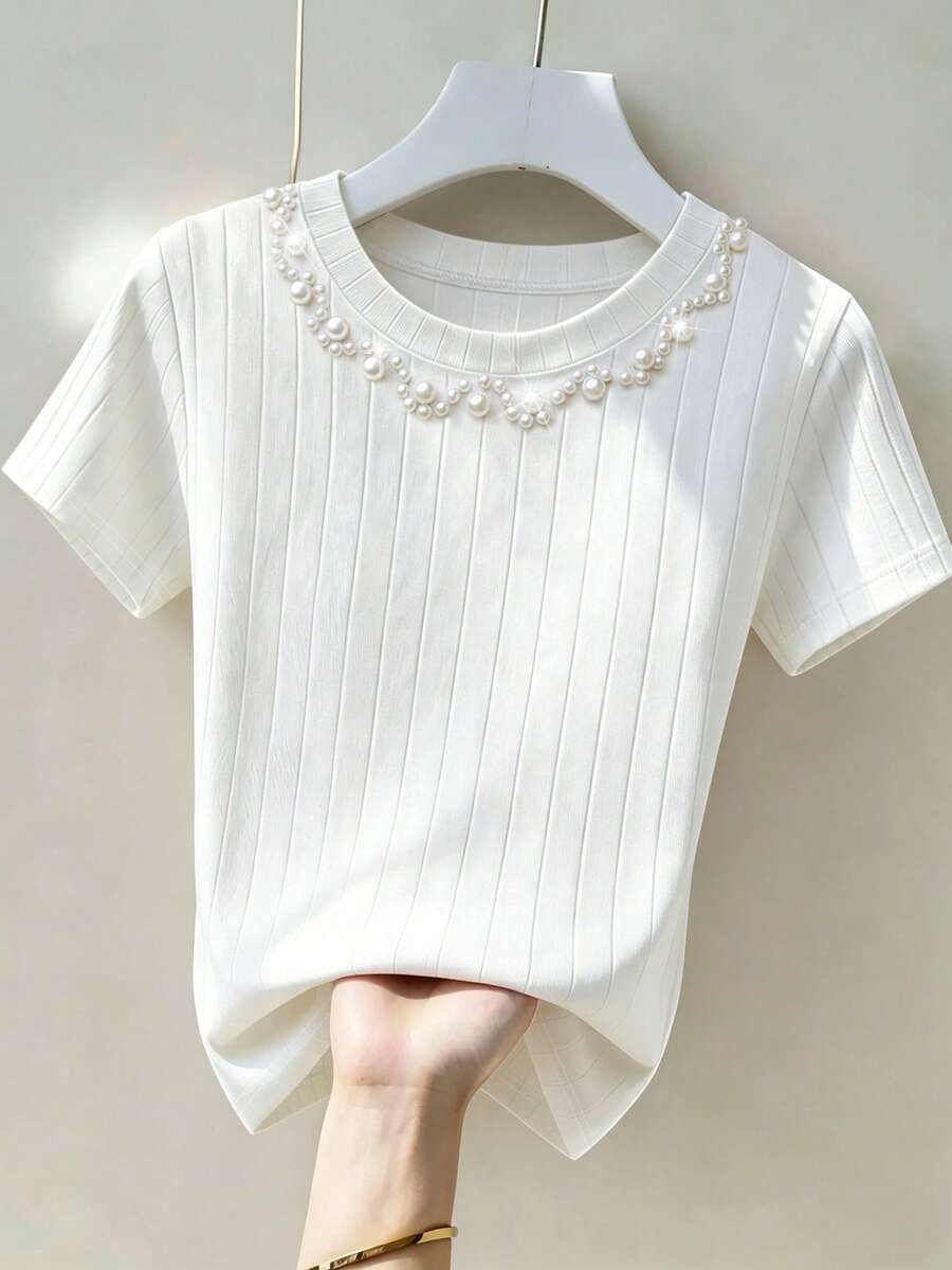 EMERY ROSE Camiseta de manga corta con cuello acanalado texturizado y cuentas, de corte ajustado y estilo casual - Blanco - Ver 1