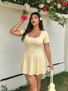 SHEIN EZwear 大码女式夏季休闲度假风全印花雏菊花卉圆领收腰连体裤 - 鵝黃色 - 查看 5
