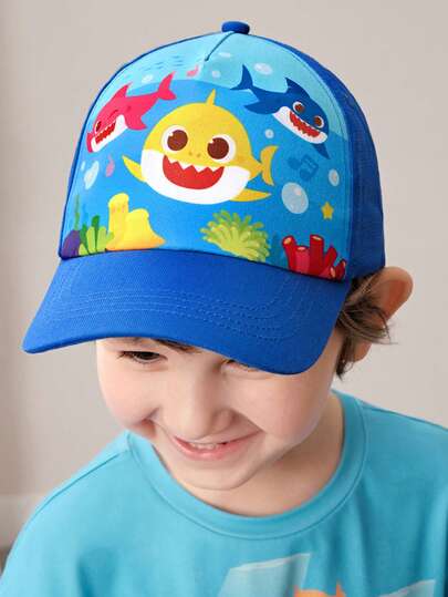 BABY SHARK X SHEIN Mũ lưỡi trai chống nắng màu xanh hoạt hình dễ thương phiên bản nâng cấp dành cho trẻ em trai, thoáng khí, mềm mại, thoải mái, phù hợp cho du lịch và các hoạt động ngoài trời, họa tiết đại dương và cá độc quyền.