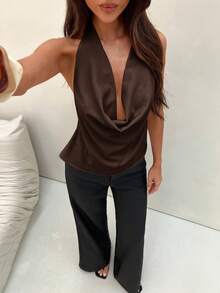 Aloruh 女款優雅通勤掛脖露背緞面純色上衣 - 咖啡棕 - 查看 4