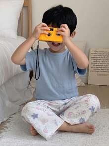 DAZY Bộ đồ ngủ cho bé trai gồm áo thun cổ tròn và quần ống đứng in họa tiết. - Màu xanh lam - Xem 1