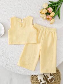 SHEIN 2件組嬰幼兒女童可愛夏季套裝 淡黃色無袖3D蝴蝶結背心上衣 & 寬腿長褲套裝 家庭穿搭波希米亞度假服 - 黃色 - 查看 3