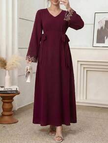 Yasmyna Đầm nữ kiểu Ả Rập thanh lịch, cổ chữ V, thắt eo, tay áo thêu, buộc dây. - Màu Đỏ Sâu - Xem 6