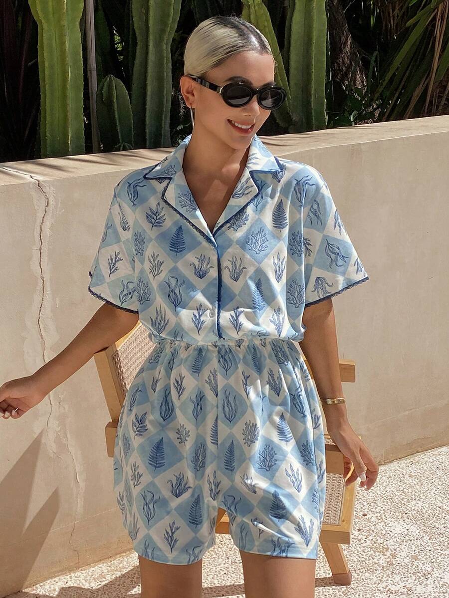 DAZY Bộ jumpsuit ngắn tay dáng lửng, in họa tiết toàn thân, viền tương phản, eo rộng, thích hợp mặc ngủ mùa hè cho nữ. - Màu xanh lam - Xem 1