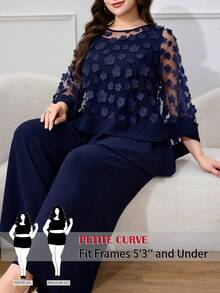 Modelyn Petite مجموعة قطعتين تتكون من قميص بياقة مزخرفة بالزهور ثلاثية الأبعاد وبنطال فضفاض واسع الساق مقاس كبير الحجم - الأزرق - مشاهدة 2