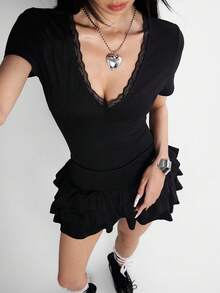 INAWLY 新款女士超短连衣裙，春夏黑色迷你连衣裙，夏季新款低胸连衣裙，性感V领黑色超短迷你连衣裙，V领黑色街头风连衣裙，休闲蕾丝边低胸黑色连衣裙，性感层叠荷叶边黑色迷你连衣裙，Y2K复古黑色性感短袖超短迷你连衣裙，夏季黑色基础修身连衣裙，适合日常穿着、外出、购物、派对、聚会、上学等场合。 - 黑色 - 查看 4