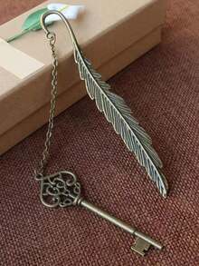 1 pieza Marcapáginas con diseño de pluma y llave retro, adecuado como regalo de graduación para familiares y amigos, elegante y portátil - Marrón oxidado - Ver 4