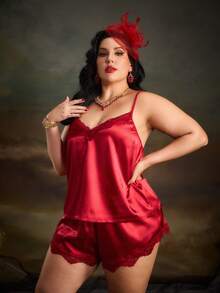 PinupPomp Conjunto de pijama con top de cami de satén con ribete de encaje y shorts - Rojo - Ver 4
