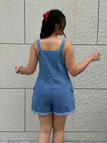SHEIN CURVE+ 大尺碼女款牛仔吊帶短褲，休閒 90 年代夏季海灘約會度假優雅穿搭，口袋寬鬆收邊吊帶褲，淺藍色 - 中等水洗藍 - 查看 3