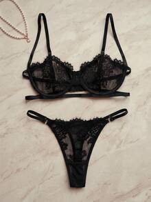 SHEIN Ensemble de lingerie transparente à dentelle rétro française, poursuivant une esthétique raffinée et l'indulgence de soi pour les femmes urbaines - Noir - Voir 1
