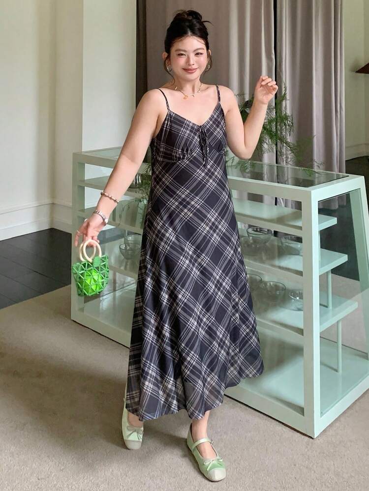 Dazy Plus Fashionable Plaid Collegiate Style Cinched Waist Versatile Plus Size Casual Sleeveless Dress, Suitable For Spring And Summer