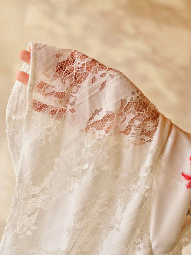 WOMEN FLORAL PRINT CONTRAST LACE CAMISOLE TOP AND PANTS PAJAMA SET