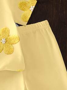 Set de 2 piezas de camiseta de verano para niñas, estilo casual y versátil, camiseta con estampado floral de cuello redondo combinada con shorts amarillos cómodos, estilo casual dulce y relajado, adecuado para salidas diarias o uso de vacaciones de las niñas - Multicolor - Ver 5