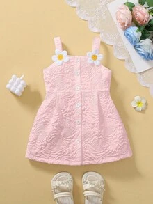 SHEIN Playful Pals 1件女嬰白色提花無袖洋裝，正面有一排白色鈕扣，肩部飾有兩朵3D白色玫瑰飾品，修身A字版型配方形肩帶，復古優雅，適合派對、慶典、節日以及春夏出遊與開學穿著 - 粉色 - 查看 2