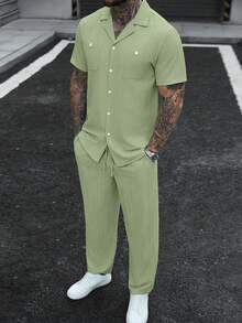 Manfinity CasualCool 2件組男士休閒純色紋理短袖襯衫與抽繩腰鬆直筒長褲套裝，兩件式穿搭衣著，舒適正式 - 綠色 - 查看 6