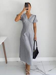 Siren Gaze Đầm nữ kẻ sọc cổ chữ V tay cánh hoa ngắn thanh lịch dài đến đầu gối - Màu xanh hải quân - Xem 2