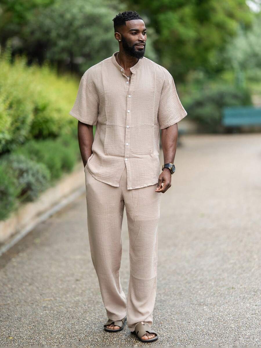 thenoahjr thenoahjr Ensemble chemise et pantalon couleur unie décontracté pour hommes, mode minimaliste pour le port décontracté quotidien, tenues deux pièces pour hommes, ensemble blanc pour hommes, cadeau pour petit ami, lin 2 pièces, tenues confortables, lin pour vacances - Kaki - Voir 1