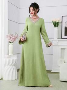 Al Najma Vestido elegante de manga larga, cuello en V, suelto y de unicolor con decoración de cinta para uso diario - Verde - Ver 5