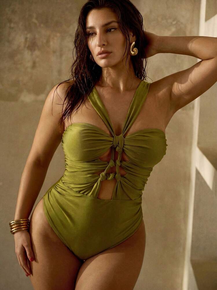 PLUS SIZE PEARLESCENT SHINY BLINGBLING FABRIC FRONT & MIDDLE HANDWOVEN DETAILS ELEGANT ONE-PIECE SWIMSUIT FOR VACATION