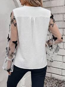 SHEIN Clasi 女士时尚休闲蝴蝶刺绣V领衬衫 - 黑與白 - 查看 2