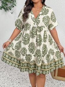 SHEIN Frenchy Đầm nữ cỡ lớn in họa tiết toàn thân, cổ chữ V, tay ngắn, kiểu dáng thường ngày, thích hợp cho kỳ nghỉ. - màu xanh lá - Xem 5
