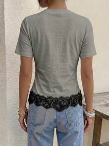 Modelyn 女士春夏白色针织短袖T恤，白色蕾丝饰边腰部收褶，通勤休闲两相宜 - 灰色 - 查看 2