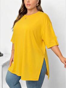 SHEIN CURVE+ 大尺碼女款黃色夏季休閒日常寬鬆舒適基礎款開衩下擺短袖T恤，機場穿搭，時尚 - 黃色 - 查看 4