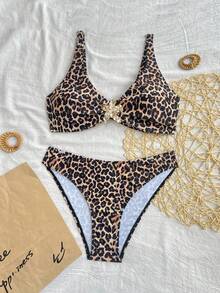 Sweetra Conjunto de Maiô Bikini Primavera Novo Moda Estampa de Leopardo, Alça Grossa, Decoração Metálica, Twist Nas Costas para Mulheres - Multicolorido - Visão 2