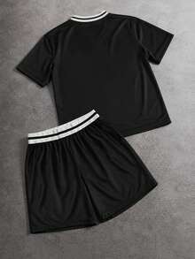 PAVTROS Bộ 2 món áo jersey bóng đá Mỹ phong cách retro nam, phong cách Y2K Millennium, áo thun cổ chữ V và quần short lưng dây rút, in chữ và số đồ họa, phù hợp cho nhảy đường phố, lễ hội âm nhạc, mặc thường ngày, set đồ, quà tặng sinh viên - màu đen - Xem 2