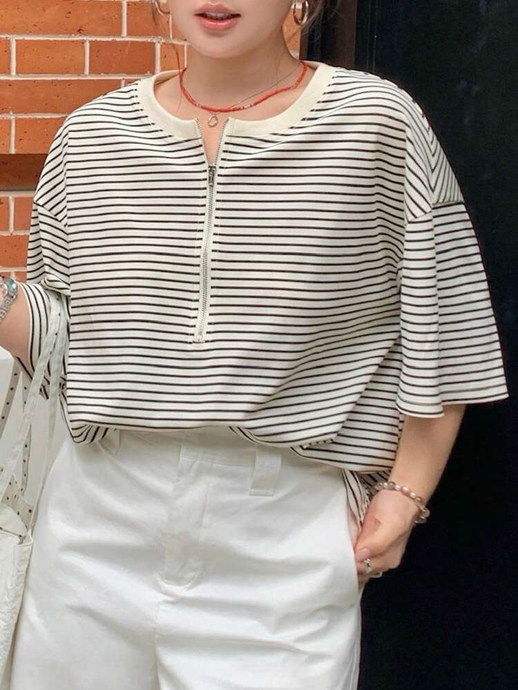 Dazy Plus Wave Hem Striped Loose Contrast Trim Short Sleeve T-Shirt, Women's Summer Clothing, Plus Size Women's Spring/Summer Casual Wear